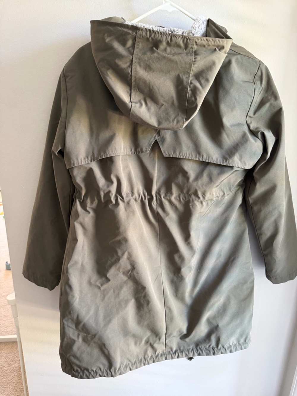 Seraphine Maternity 3-in-1 Babywearing Lined Parka with Removable Fur Collar - Picture 5 of 10